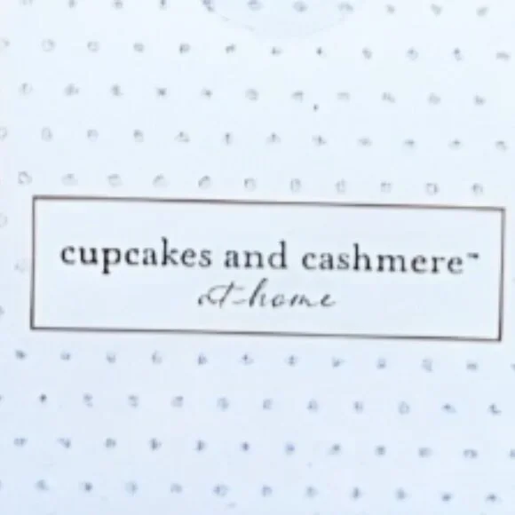 Cupcakes and Cashmere -Set of 3-Valentine Cupcakes ๐ง Seasonal Decor -NIB - Picture 12 of 12